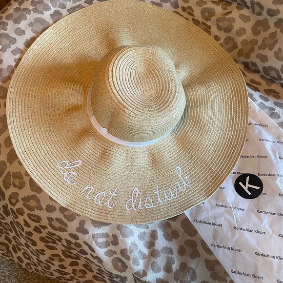 Kardashian Floppy Beach Hat-Do not disturb-Kardashian Kloset - Picture 2 of 4